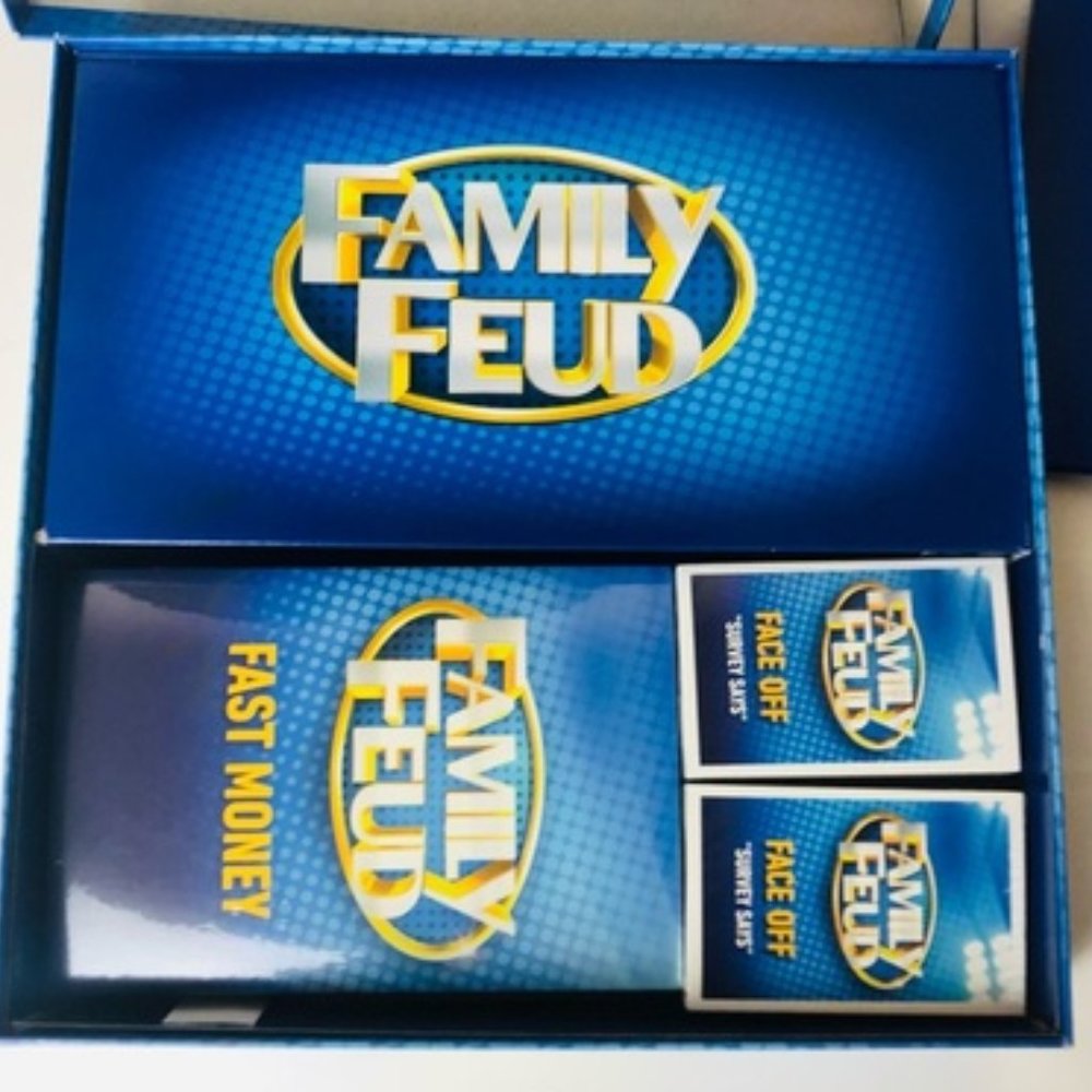 BRAND NEW FAMILY FEUD BOARD GAME - Picture 3 of 11